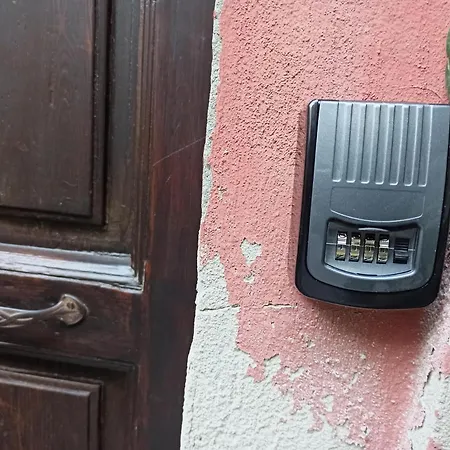 La Casetta Nel Centro شقة